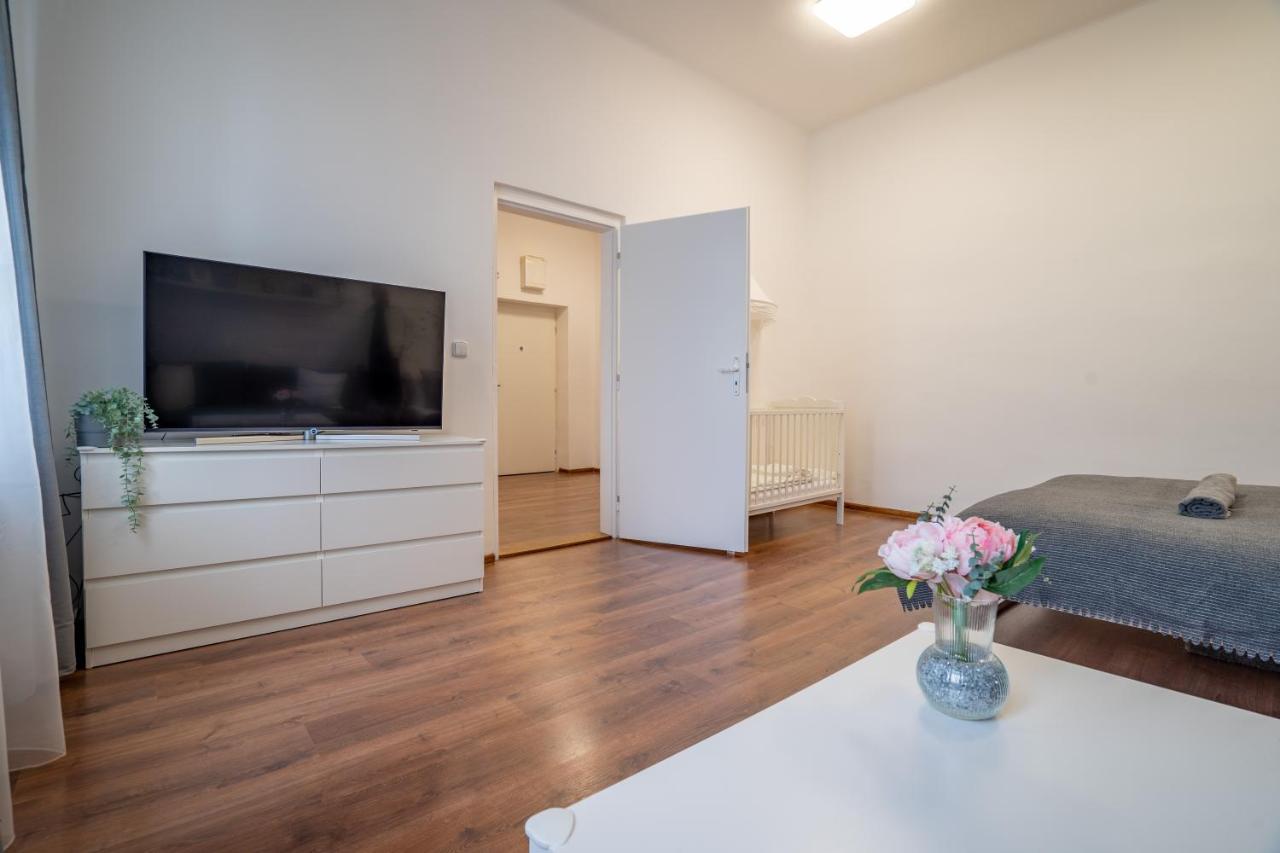 Family Apartment Ostrava Exterior foto