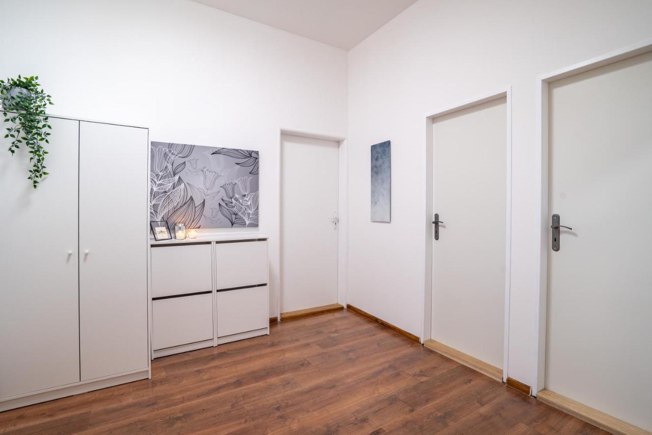 Family Apartment Ostrava Exterior foto